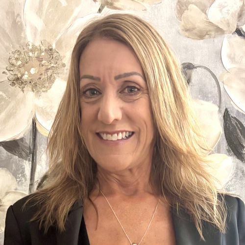 Bio Pic Angie Hunter
